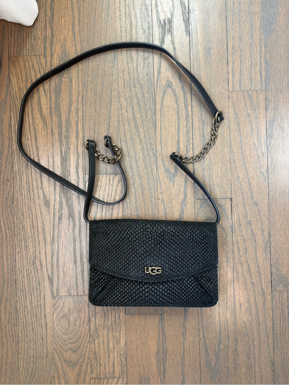 UGG Black Textured Crossbody Shoulder Bag with Chain Accent